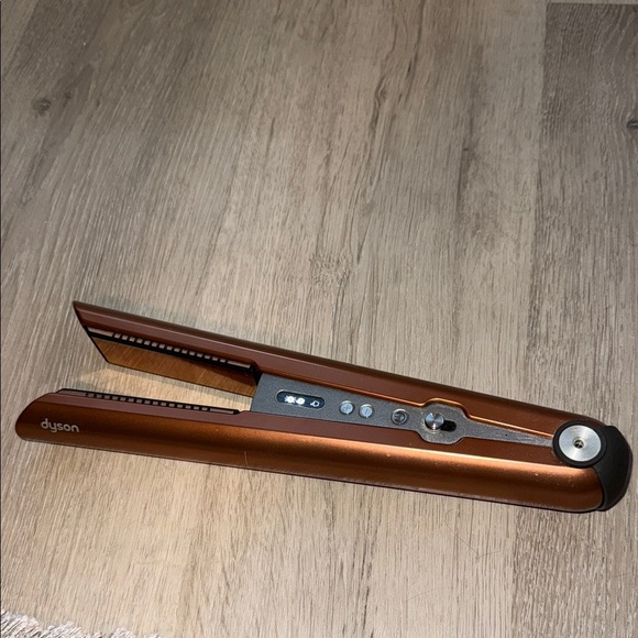 Dyson Copper Hair Styler - Picture 1 of 3